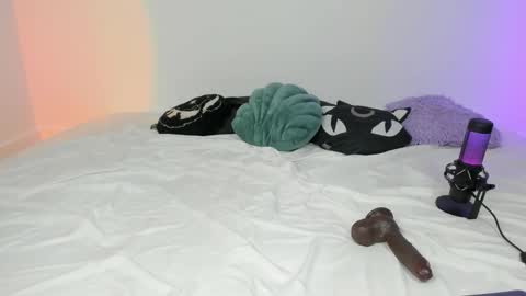 Vamppire Girl   online show from November 13, 10:25 am