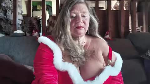 vampwoman online show from December 25, 11:00 am
