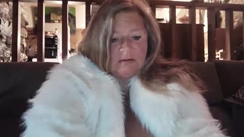 vampwoman online show from January 1, 9:07 am