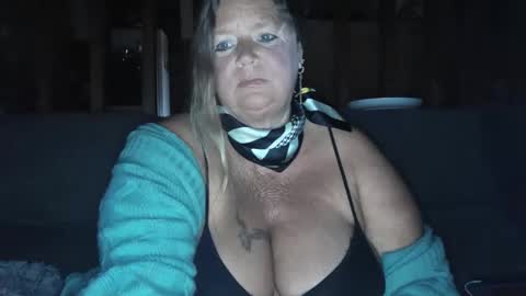 vampwoman online show from January 5, 8:32 am