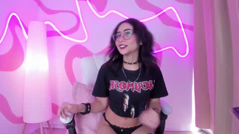 vampy_dolll online show from December 4, 12:58 pm
