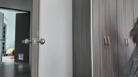 Snapshot of vanandjuani chatting on October 8, 5:06 pm vanessa online show from October 8, 5:06 pm