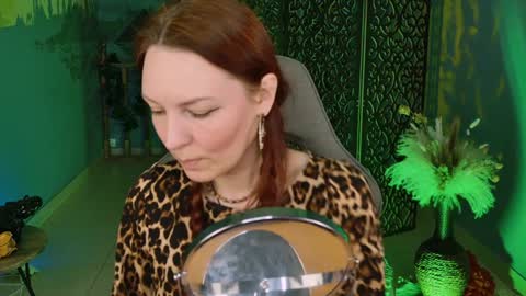 Vanda online show from December 19, 1:18 pm