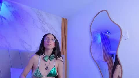 vane_coral online show from March 25, 3:15 pm