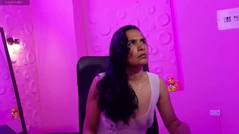 Snapshot of vanessa_7_ chatting on October 19, 10:01 pm Vanessa online show from October 19, 10:01 pm