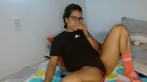 Snapshot of vanessa_aniston83 chatting on December 29, 10:47 pm vanessa online show from December 29, 10:47 pm