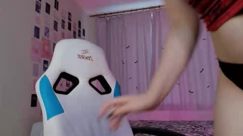 Snapshot of vanessa_brills chatting on October 8, 5:56 am Vanessa online show from October 8, 5:56 am