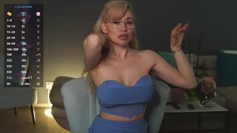 Snapshot of vanessa_de_ville chatting on November 1, 7:34 am Vanessa online show from November 1, 7:34 am