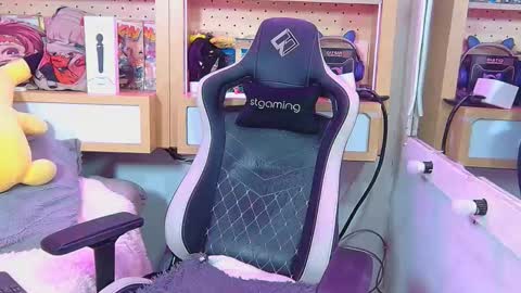 Van online show from October 15, 1:03 pm