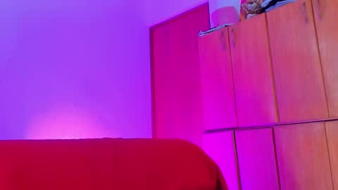 Vanessa online show from March 25, 5:05 pm