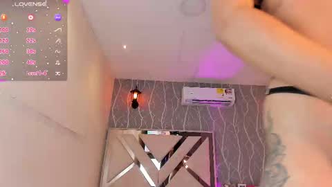 Snapshot of vanessa_guzman1 chatting on February 27, 12:45 pm online show from February 27, 12:45 pm