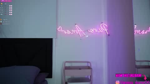 Snapshot of vanessa_suarez chatting on October 6, 2:39 am Vanessa online show from October 6, 2:39 am