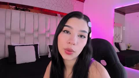 vanessaduval online show from November 10, 4:29 am