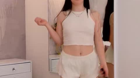 Snapshot of vanessafields chatting on November 2, 3:26 pm Vanessa online show from November 2, 3:26 pm