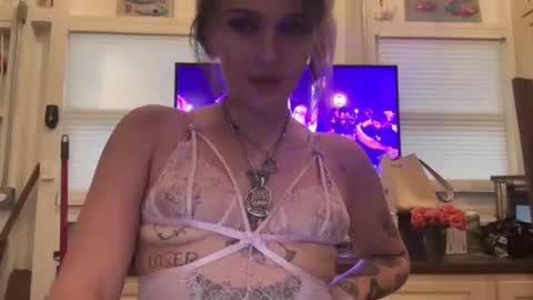 vanessaluvs2play online show from November 9, 10:38 pm