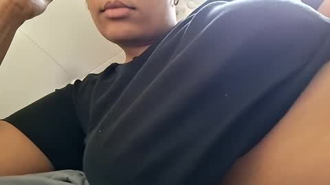 vanessareign online show from February 16, 7:36 pm