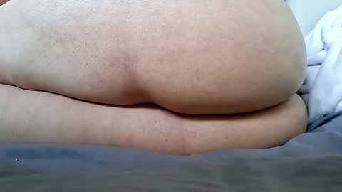 vanessareign online show from March 25, 8:23 pm