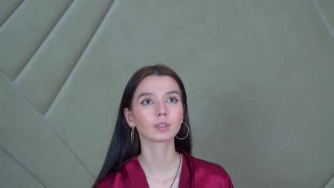 vanessavien online show from February 17, 2:42 am