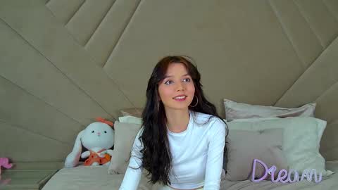 vanessavien online show from March 2, 5:41 pm