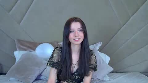 vanessavien online show from February 16, 4:32 pm