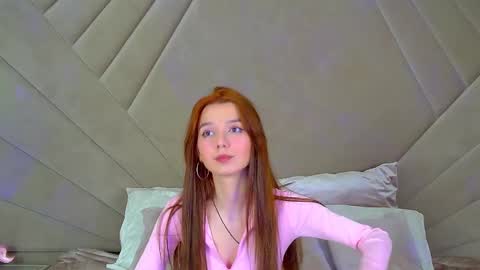 vanessavien online show from March 10, 4:35 pm