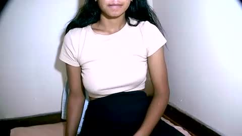 vanih27 online show from March 31, 8:31 pm