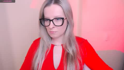 Mia online show from February 9, 8:38 am