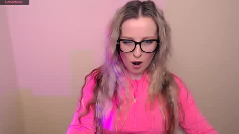 Mia online show from March 17, 6:34 pm