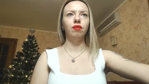 VanillaMuffin online show from December 5, 1:49 pm