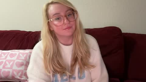 vanillapuddingpie online show from January 30, 4:48 am