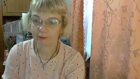 Vanillaxcreamy online show from December 3, 9:20 am