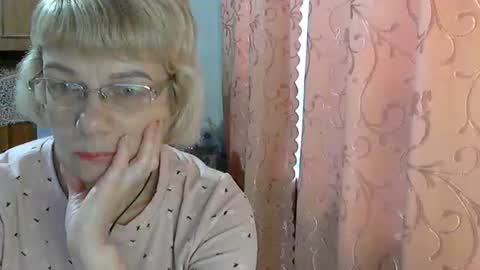 Vanillaxcreamy online show from December 11, 8:26 am