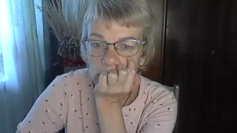 Vanillaxcreamy online show from October 12, 11:01 am