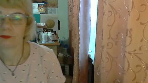 Vanillaxcreamy online show from December 12, 10:02 am