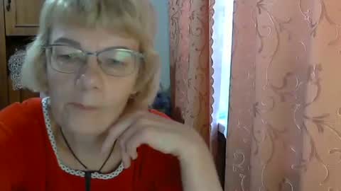 Vanillaxcreamy online show from December 10, 7:37 am