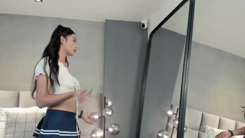 VANNA  online show from November 4, 8:03 pm