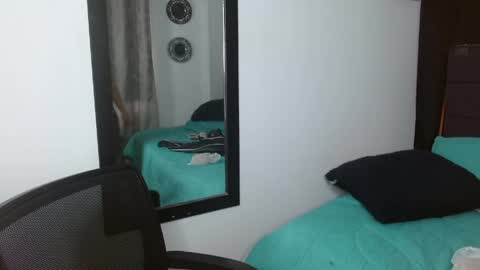 vane online show from April 6, 5:03 pm