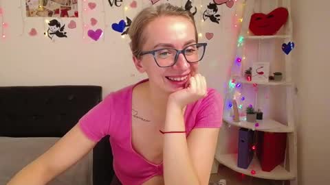 Snapshot of vasilisasii chatting on March 8, 4:37 pm Vasilisa online show from March 8, 4:37 pm