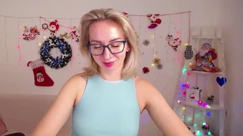 Snapshot of vasilisasii chatting on December 17, 4:32 pm Vasilisa online show from December 17, 4:32 pm