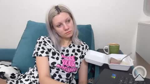 Snapshot of vasya_sylvia chatting on February 20, 5:12 am Vasya Sylvia online show from February 20, 5:12 am