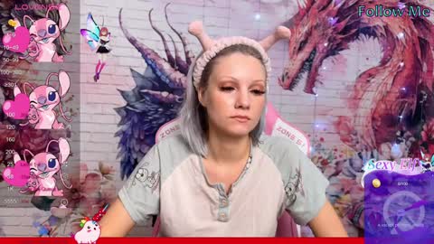 Snapshot of vasya_sylvia chatting on December 13, 5:43 pm Vasya Sylvia online show from December 13, 5:43 pm