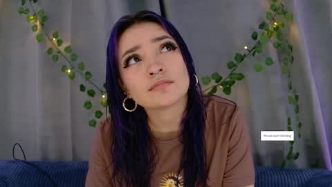 Vayolett online show from December 22, 4:04 am