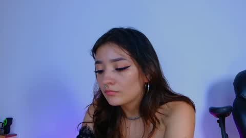 Vayolett online show from September 21, 4:00 am