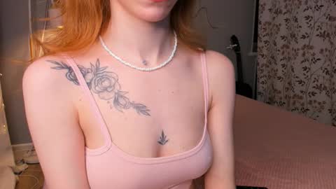 Snapshot of vea_fox chatting on October 23, 9:32 pm Mia online show from October 23, 9:32 pm