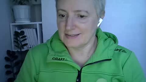 vea_motty online show from April 8, 4:42 pm