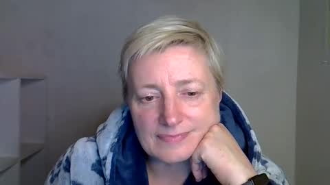 vea_motty online show from November 10, 8:15 pm