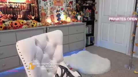 vegas_romance online show from October 4, 12:27 am