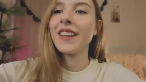 Snapshot of vegas_v chatting on October 21, 2:21 pm Maria online show from October 21, 2:21 pm