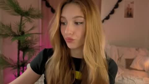 Snapshot of vegas_v chatting on October 27, 11:50 am Maria online show from October 27, 11:50 am