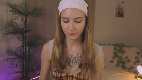 Snapshot of vegas_v chatting on October 8, 2:10 pm Maria online show from October 8, 2:10 pm